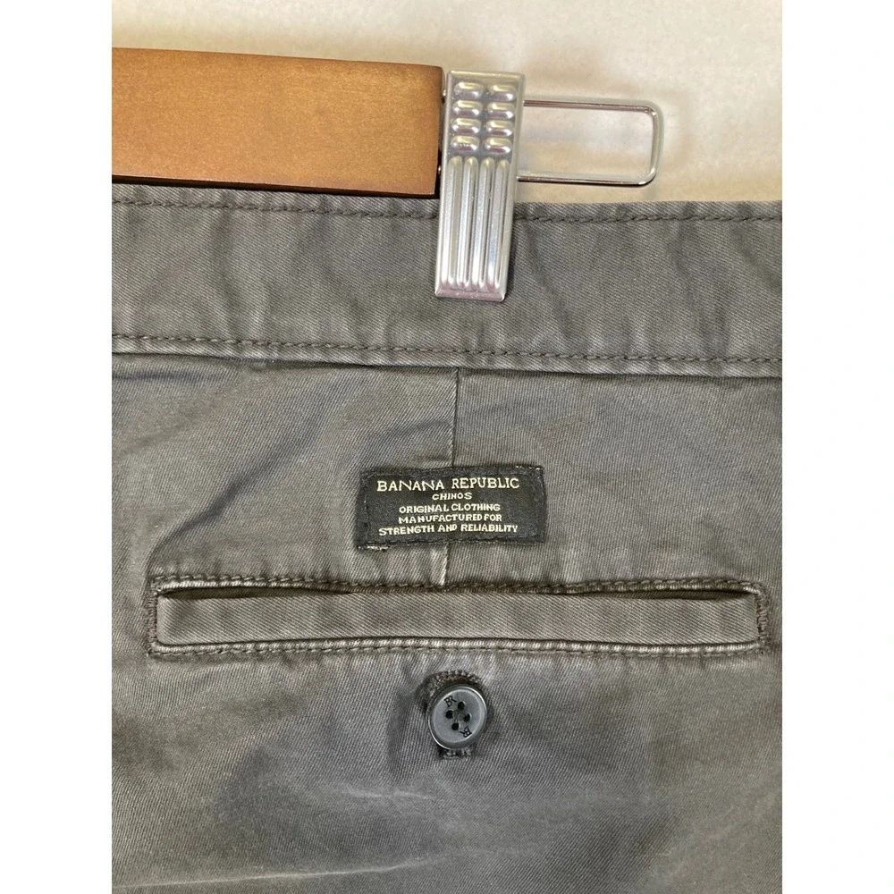 Classic Banana Republic Men 36x30 Charcoal Grey Athletic Fit Stretch Chino Pants
